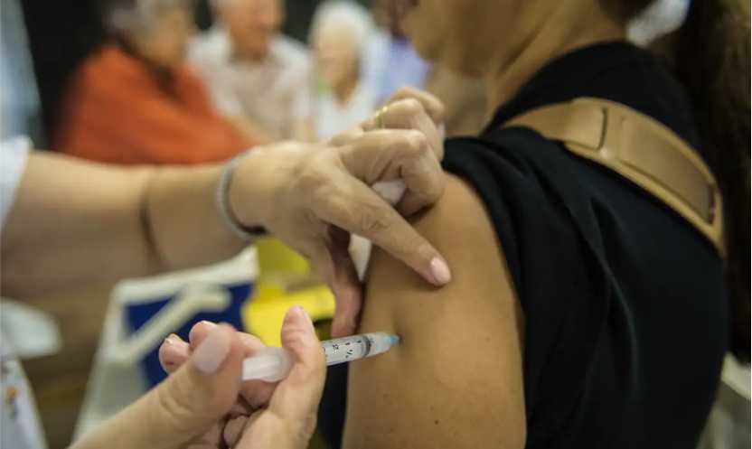 Atibaia tem dia “D” de vacinação contra a Influenza 2026 neste sábado, dia 28