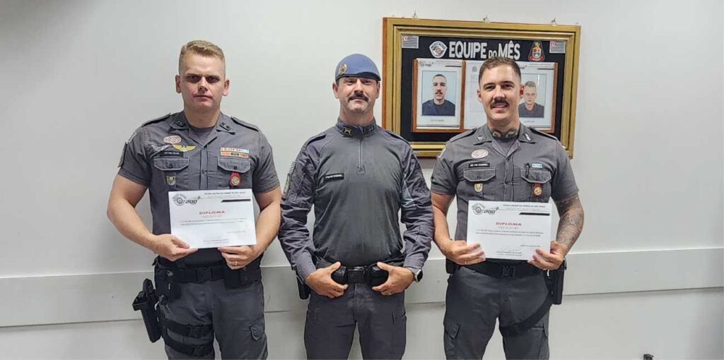 ‘Equipe PM do Mês’: Soldado Filipi e Soldado Gabriel são homenageados em Atibaia