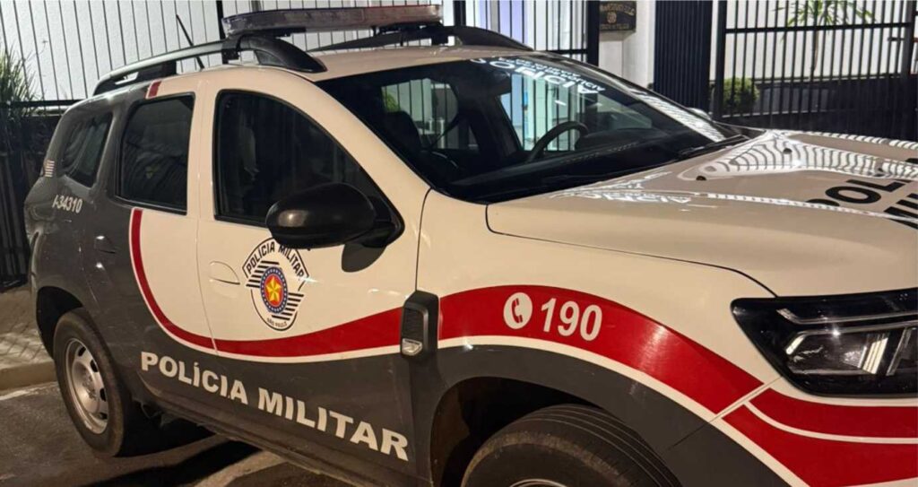 Criminoso atira contra PMs no Guarujá, foge para Atibaia e acaba preso